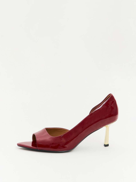 Туфли лаковые с золотым каблуком