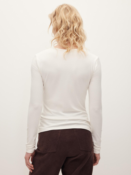 Лонгслив Slim из шерсти мериноса Chaika, цвет: молочный, AW25LS02-01 купить онлайн