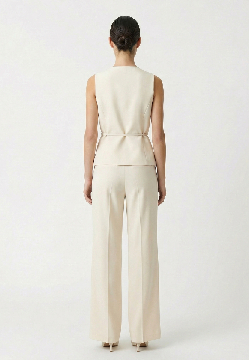 Жилет на запах из костюмной ткани REFERT, цвет: молочный, 05-4144/2-2511 купить онлайн