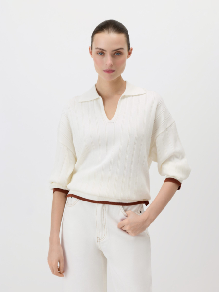 Пуловер с разрезами