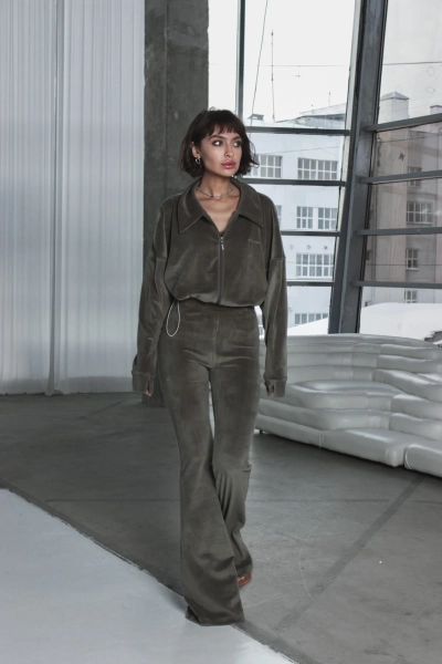 Брюки клеш Velour GARCHIT, цвет: olive, GARVelBrKlKh купить онлайн