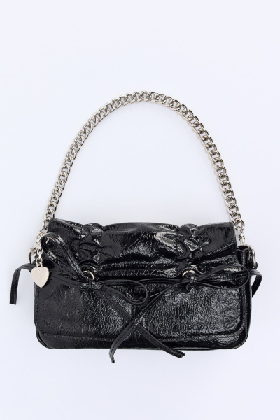 Сумка из лаковой экокожи