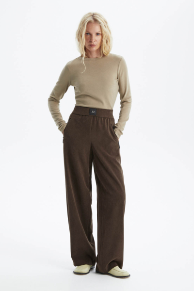 Брюки прямые с карманами на молнии