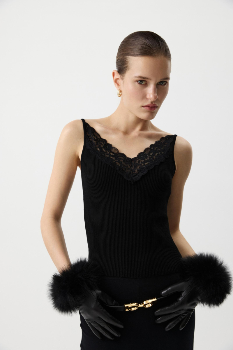 Топ вязаный с кружевом