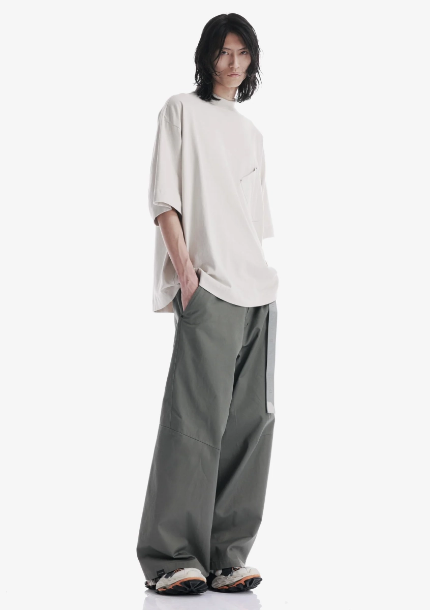 Оверсайз-футболка с наклонным карманом KRAKATAU, цвет: пепельно-белый, Tm124-43 купить онлайн