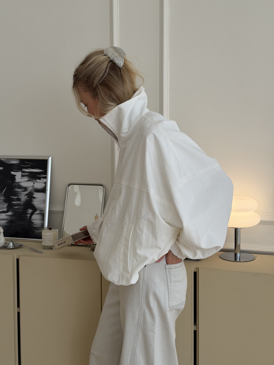 Бомбер спорт НИ ИМЕНИ, НИ ПОХОЖИХ, цвет: белый,  купить онлайн