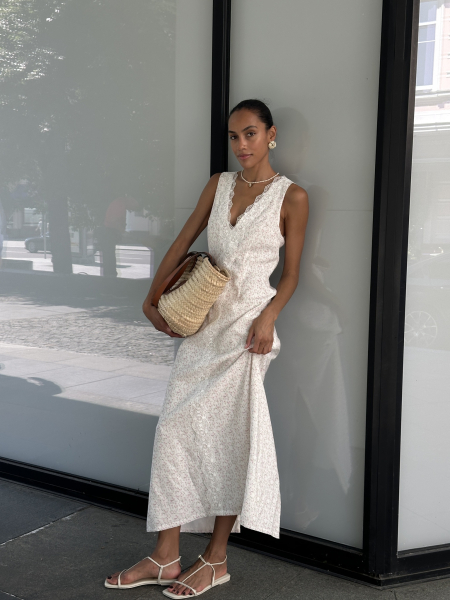 Платье из модала с кружевом VLVT, цвет: молочный в цветок, 00-00005063 купить онлайн