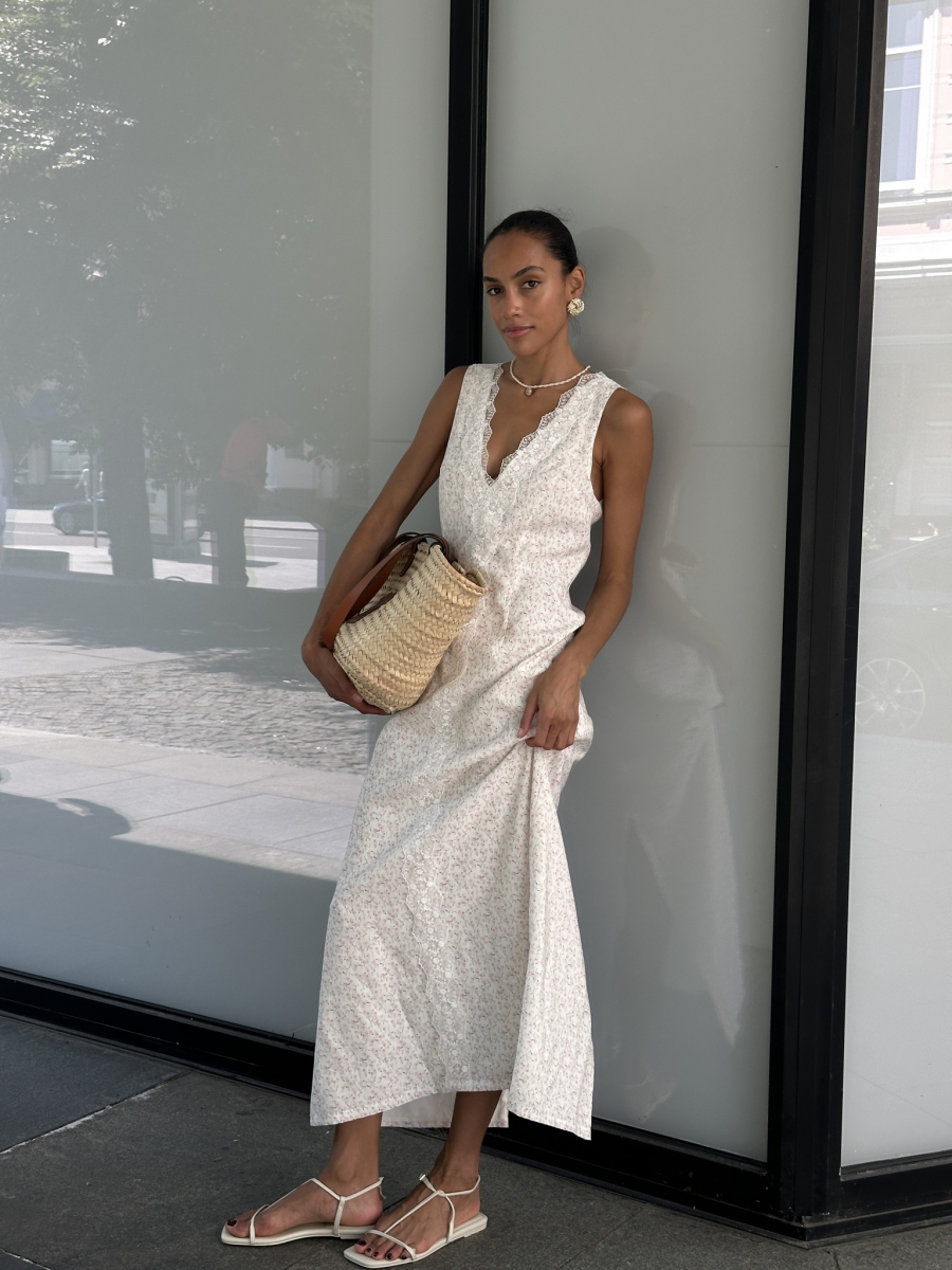 Платье из модала с кружевом VLVT, цвет: молочный в цветок, 00-00005063 купить онлайн