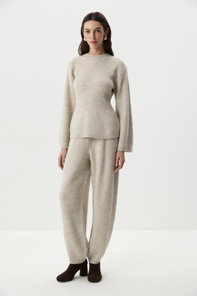 Джемпер приталенный с шерстью Charmstore, цвет: светло-бежевый меланж, 303-48178-118 купить онлайн