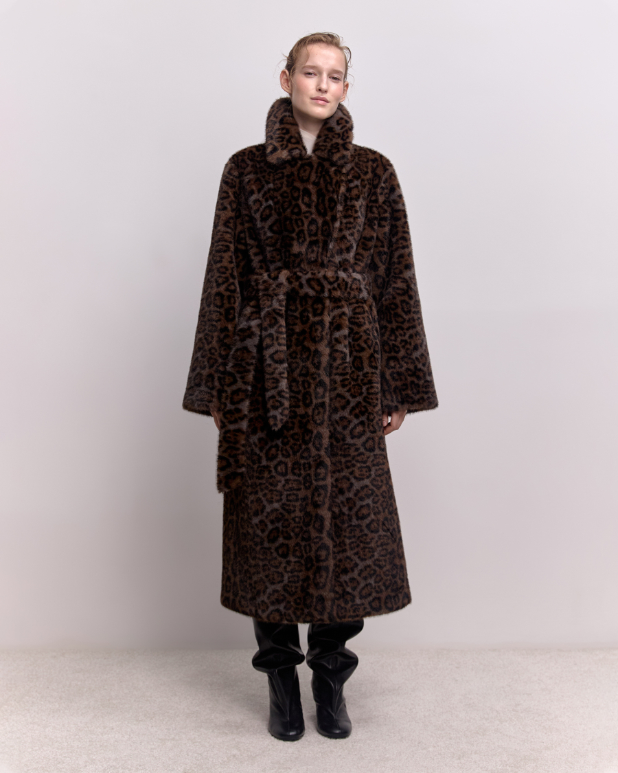 Экошуба с английским воротником под норку Only me, цвет: темный леопард, ЭШ2575 купить онлайн