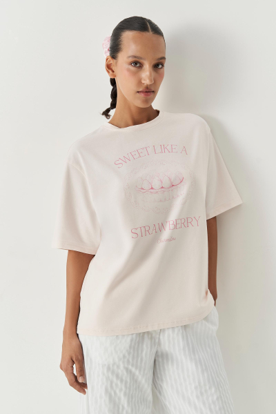 Футболка с принтом Sweet strawberry