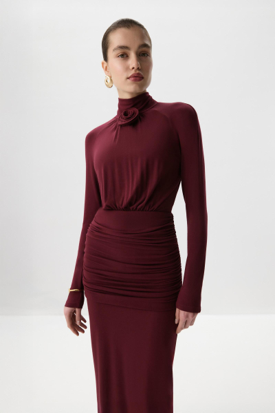 Платье макси с декоративной розой Charmstore, цвет: винный, 207-47265-451 купить онлайн