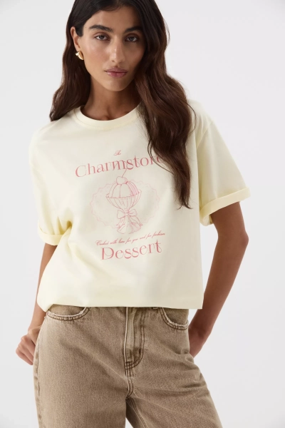 Футболка с принтом Charmstore, цвет: Сливочный, 212-64147-121 купить онлайн