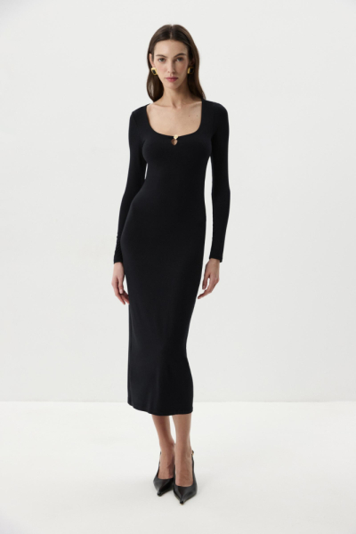 Платье миди с декоративным элементом