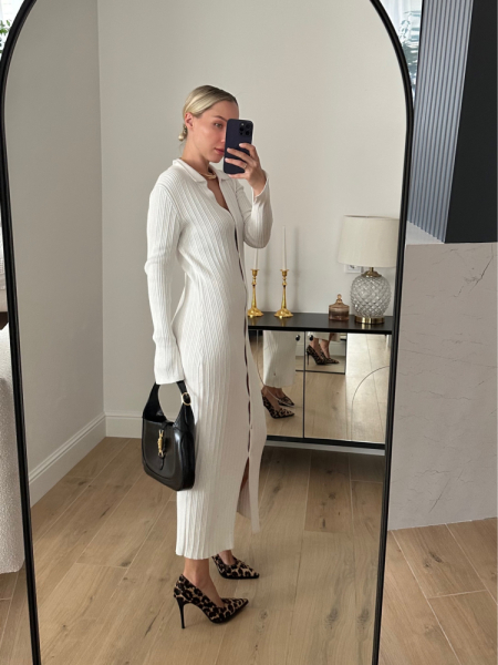 Вязаное платье на пуговицах