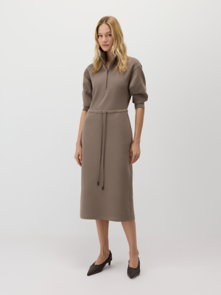 Прямое платье из неофутера