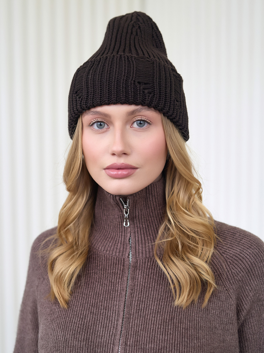 Шапка крупной вязки рваная