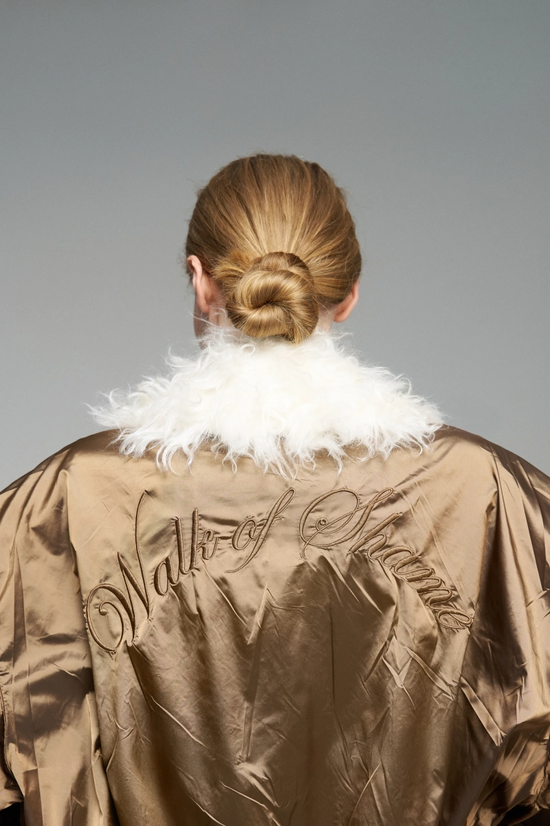 Бомбер из нейлона с вышивкой WALK OF SHAME, цвет: коричневый, MC026/FW2526 купить онлайн