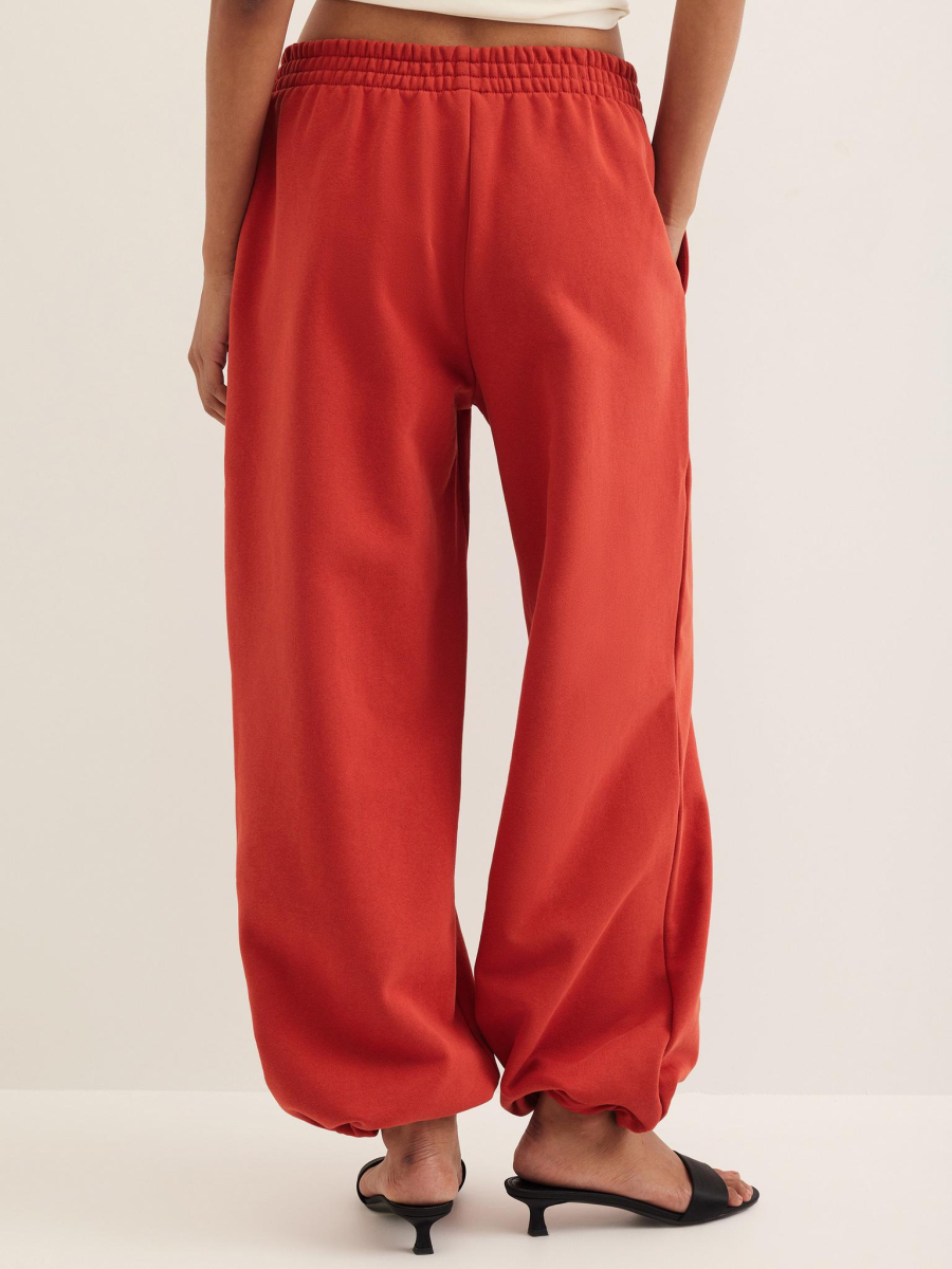 Брюки из футера Chaika, цвет: красный, AW25PA09-60 купить онлайн