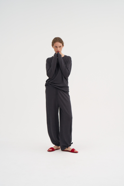 Брюки В ПУТИ Mankova, цвет: графитовый, SS26-011 купить онлайн