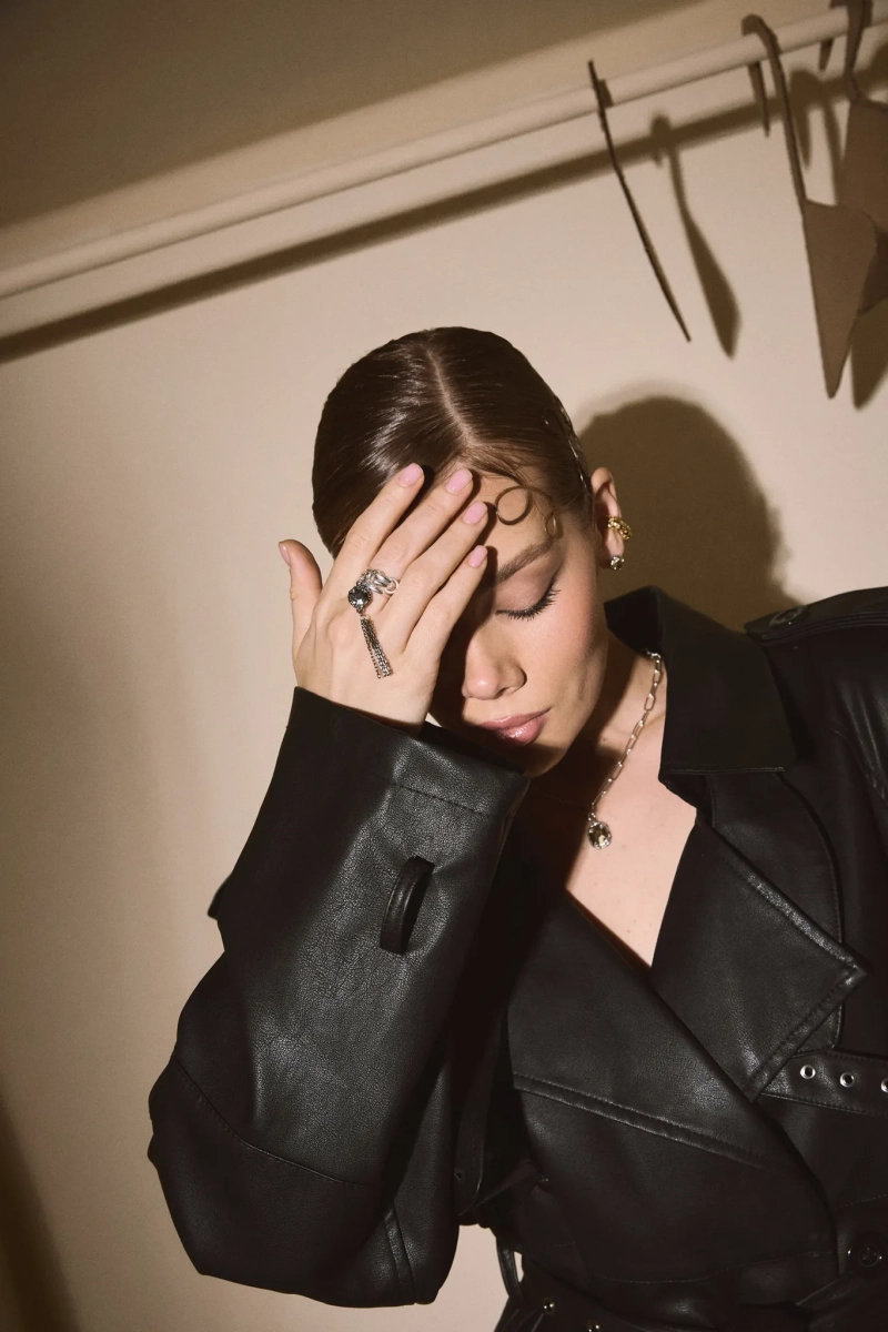 Серебряное тройное кольцо «Королева драмы» SBLESKOM, цвет: серебро, 12202 купить онлайн