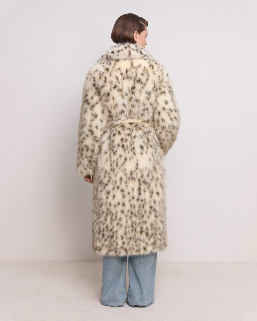 Экошуба оверсайз с английским воротником под песца Only me, цвет: снежный леопард, ЭШ3098 купить онлайн