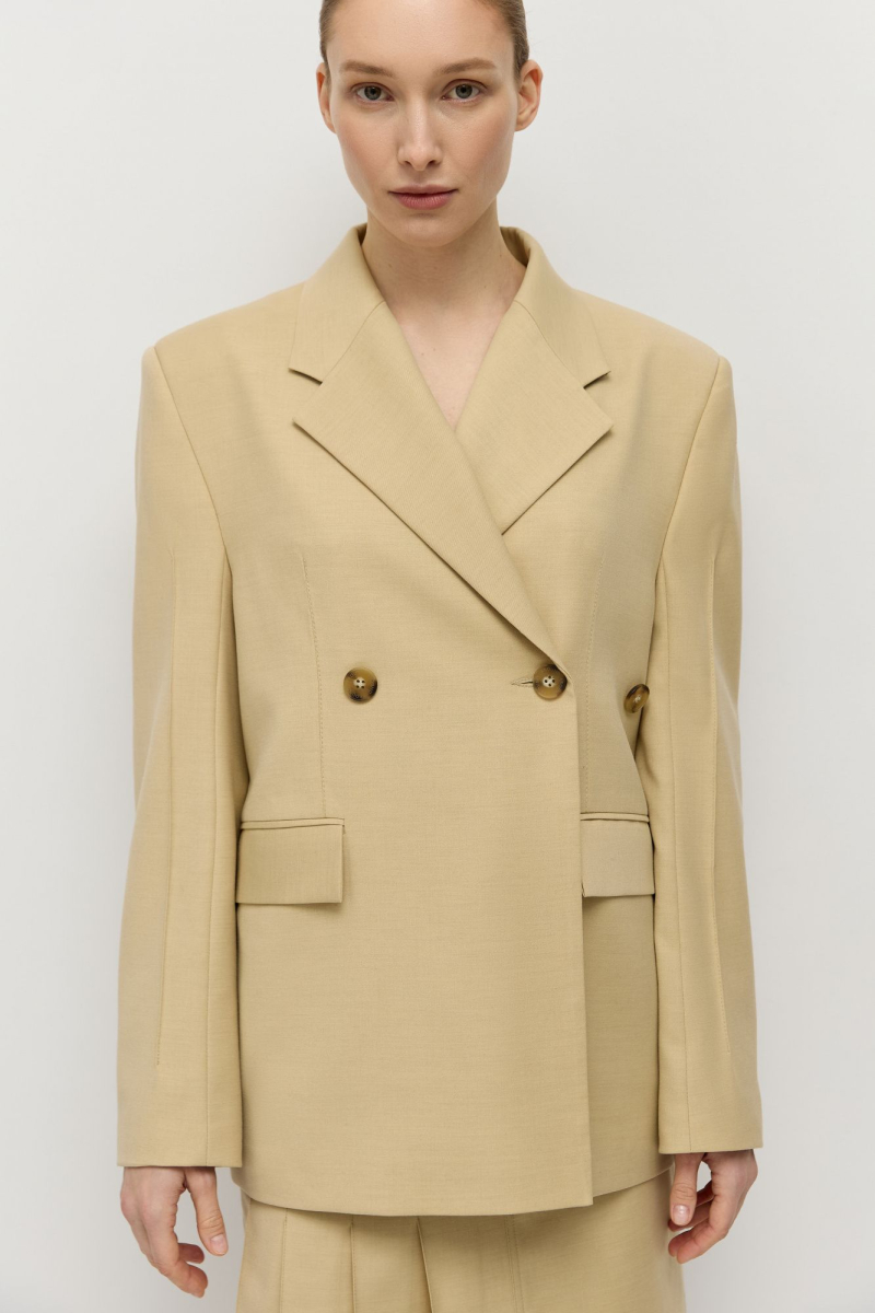 Жакет двубортный