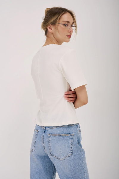 Футболка приталенного кроя с подплечниками Ricoco, цвет: молочный, 7071/1 купить онлайн