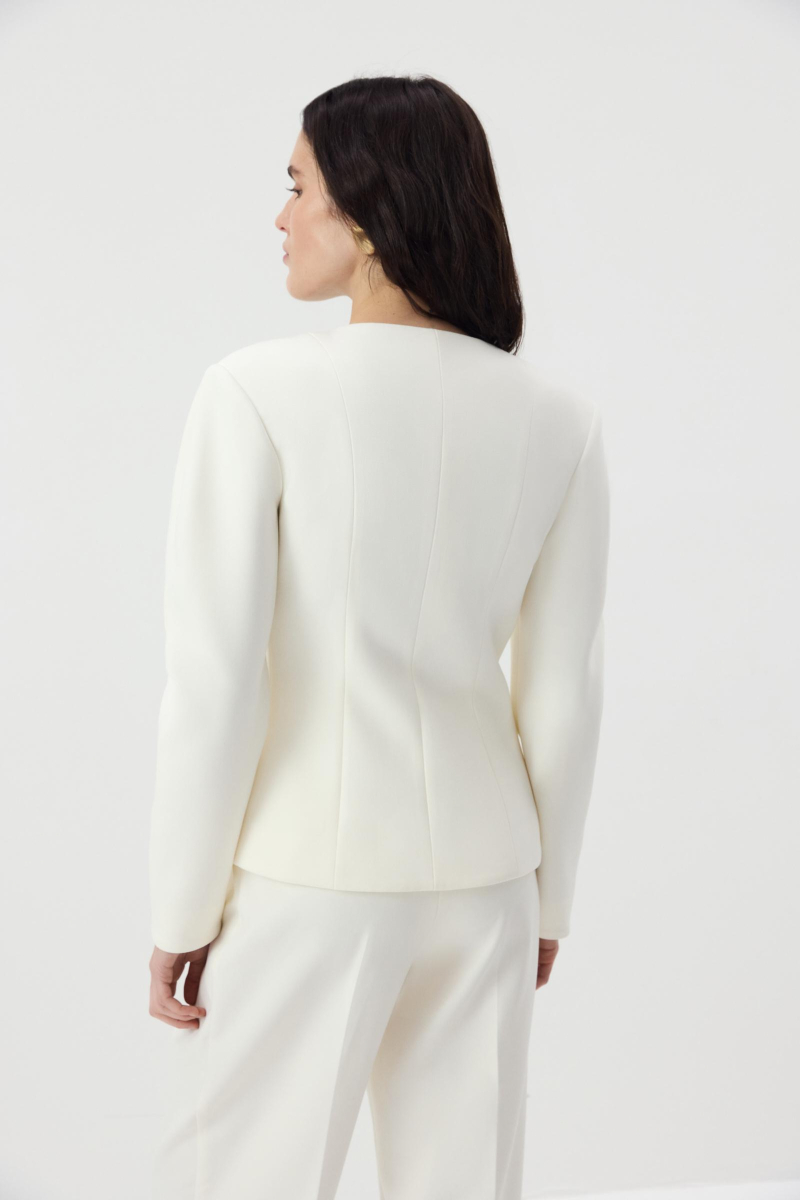 Жакет О-силуэта приталенный Charmstore, цвет: молочный, 109-460103-111 купить онлайн