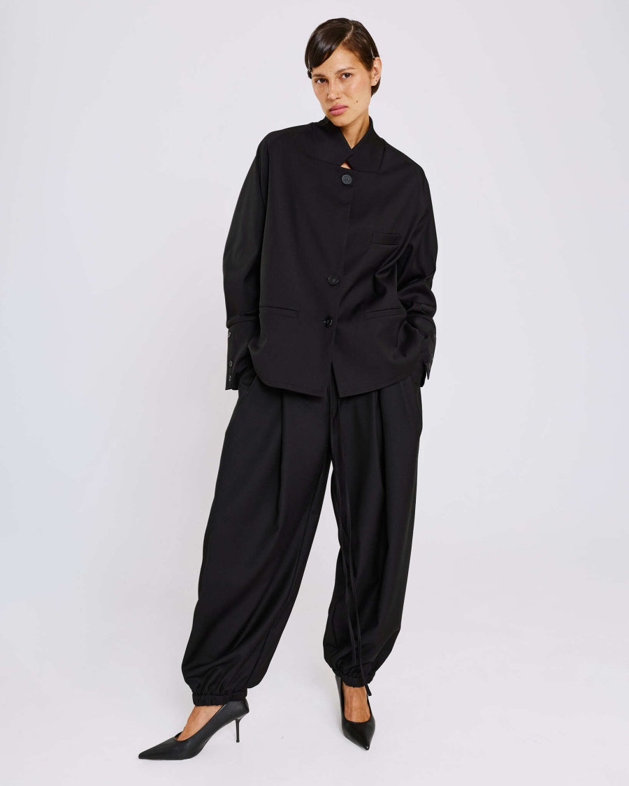 Блуза-жакет из костюмной ткани Anmuse, цвет: Черный, BL26SP311-BLC купить онлайн