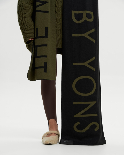 Шарф THE WINTERVERSE BY YONS YONS, цвет: черный/хаки  купить онлайн