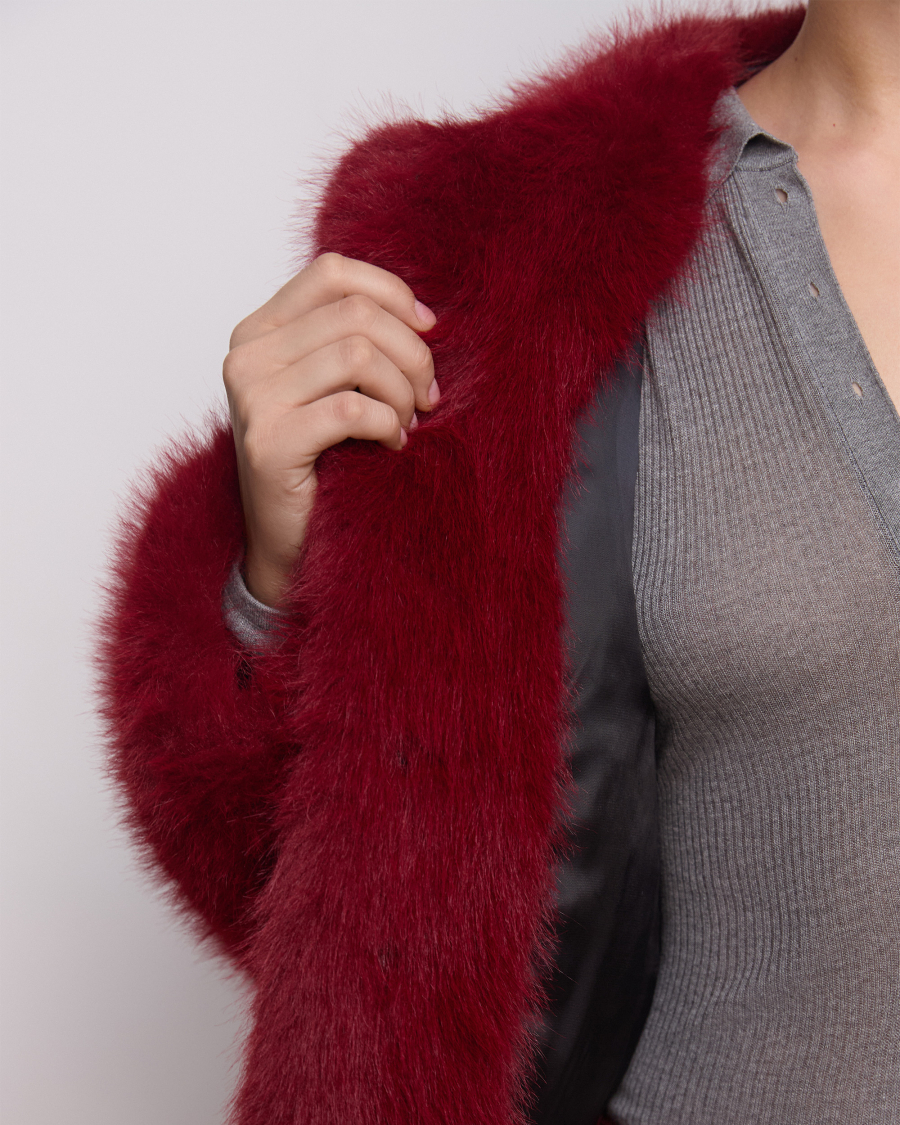 Экошуба оверсайз укороченные под песца Only me, цвет: красный, ЭШ5999 купить онлайн