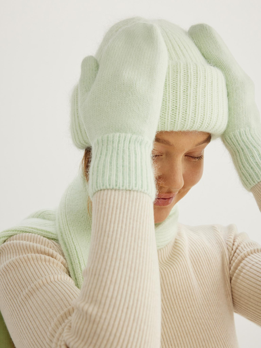 Варежки из ангоры Chaika, цвет: светло-зеленый VR-37 купить онлайн