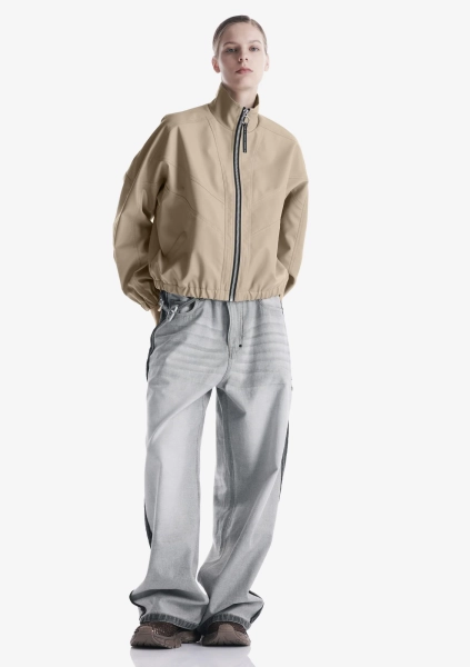 Бомбер из экокожи KRAKATAU, цвет: светлый тауп, Qw519A-810 купить онлайн