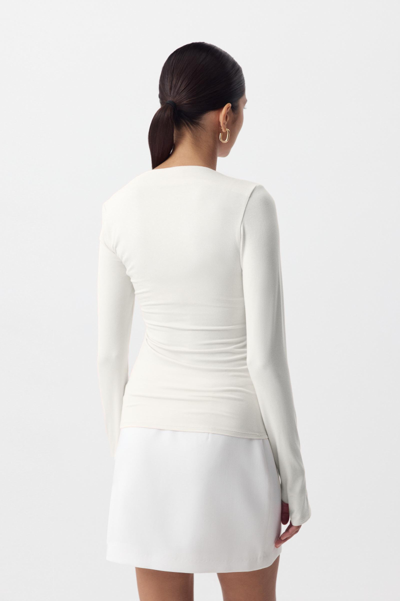 Лонгслив с асимметричной горловиной Charmstore, цвет: белый, 205-21965-113 купить онлайн