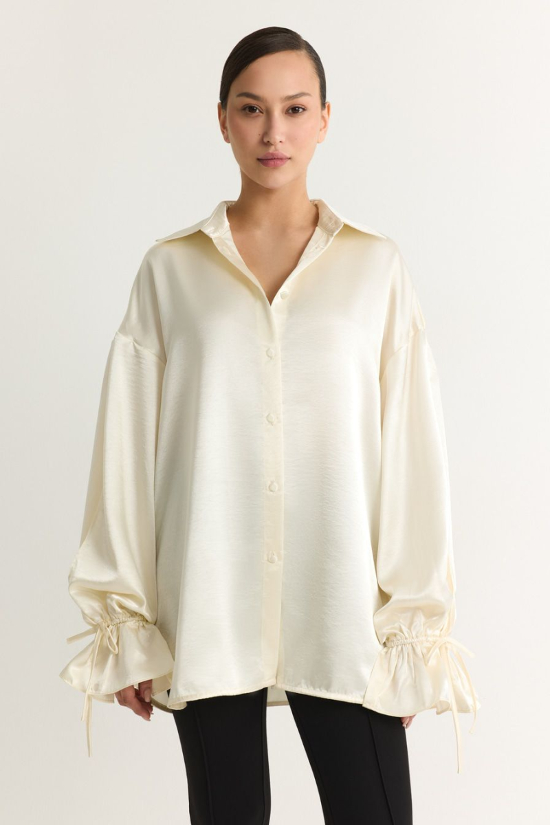 Блуза с вырезами на рукавах TOPTOP, цвет: молочный, TT.020.19029.120 купить онлайн