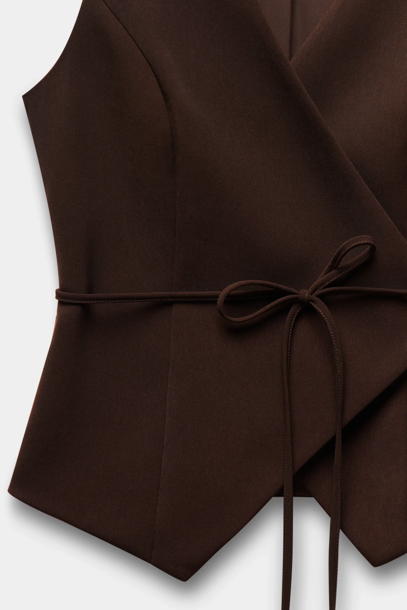 Жилет на запах из костюмной ткани REFERT, цвет: коричневый, 05-4144/3-2511 купить онлайн