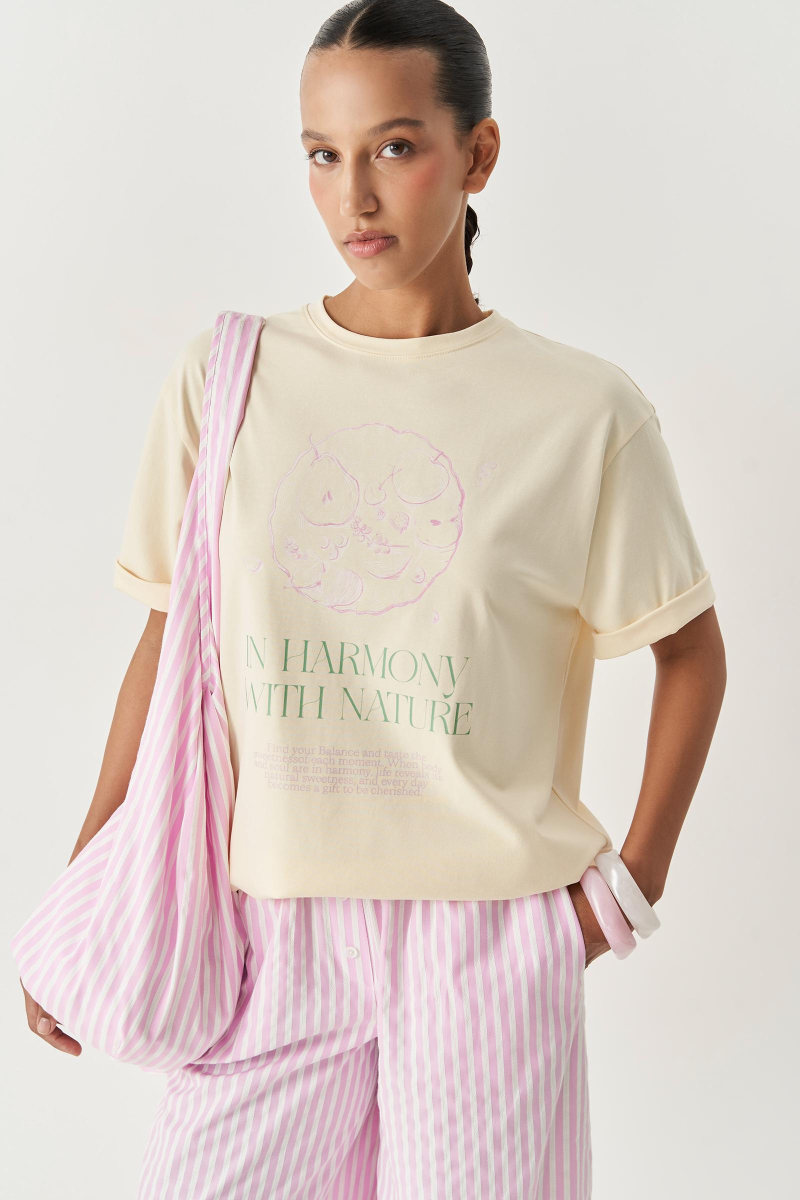 Футболка с принтом Harmony Charmstore, цвет: Сливочный, 212-27347-121 купить онлайн
