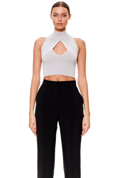 Вязаный топ с фигурным вырезом