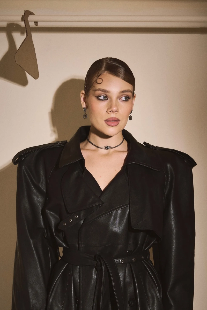 Серебряное колье-чокер «Королева драмы» black SBLESKOM, цвет: серебро, 92200 купить онлайн