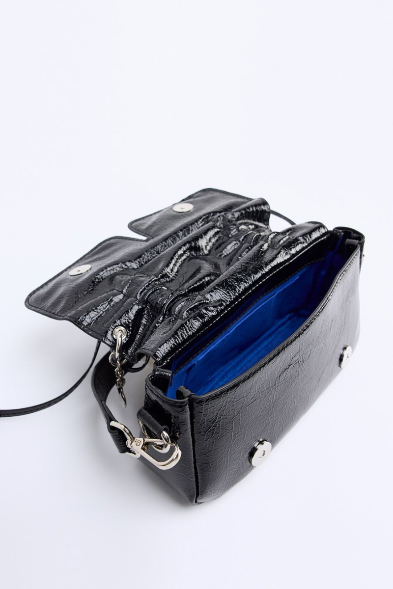 Сумка из лаковой экокожи