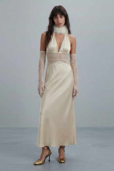 Платье с кружевной отделкой