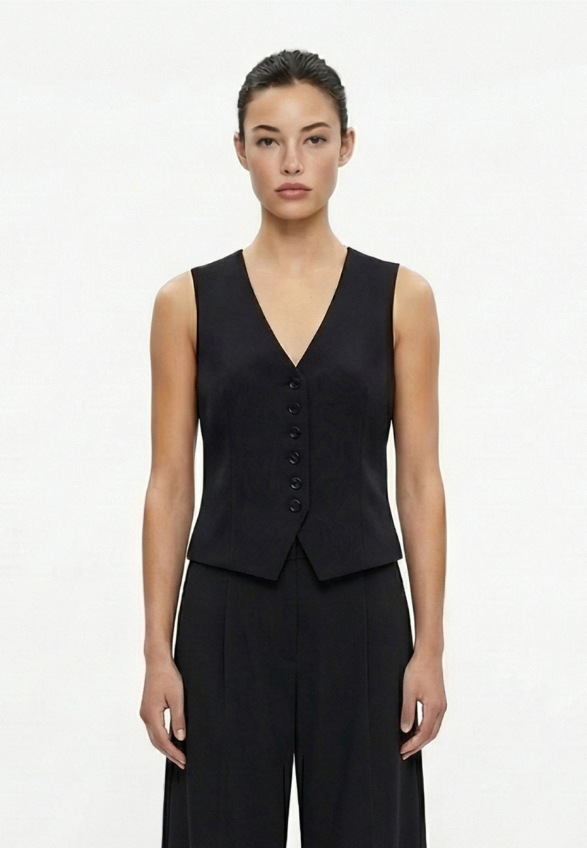Жилет из костюмной ткани