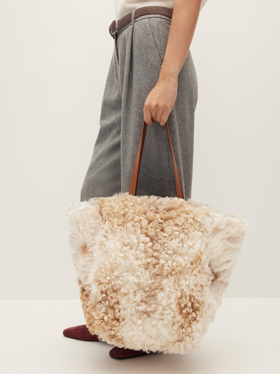 Сумка из натурального меха Chaika, цвет: бежевый AW25BG01-02 купить онлайн