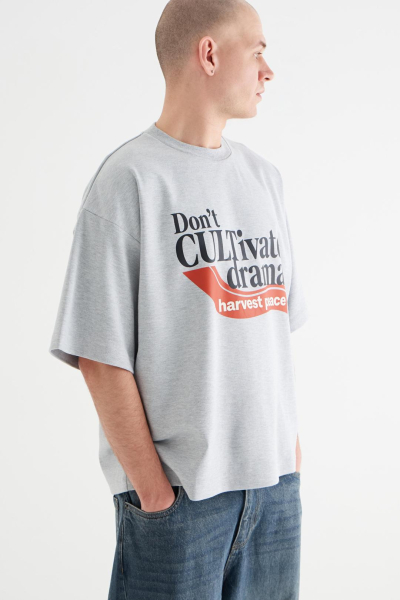 Футболка укороченная «Драма» CULTBASE, цвет: серый,  купить онлайн