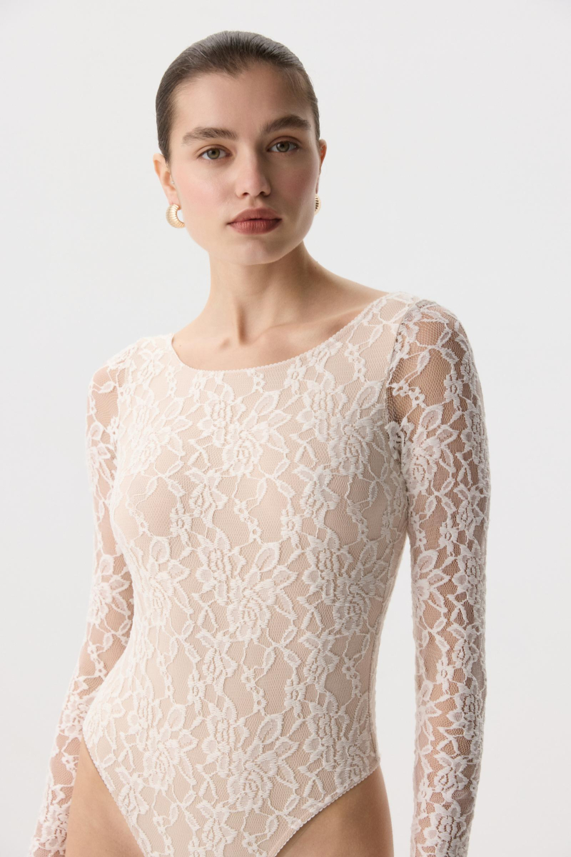 Боди из эластичного кружева с длинным рукавом Charmstore, цвет: молочный, 218-474112-111 купить онлайн