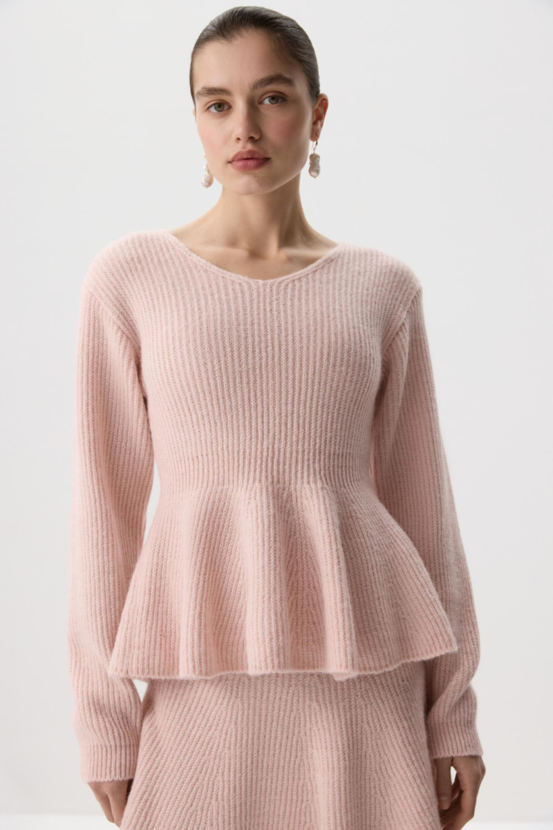 Джемпер вязаный с баской из шерсти-альпака