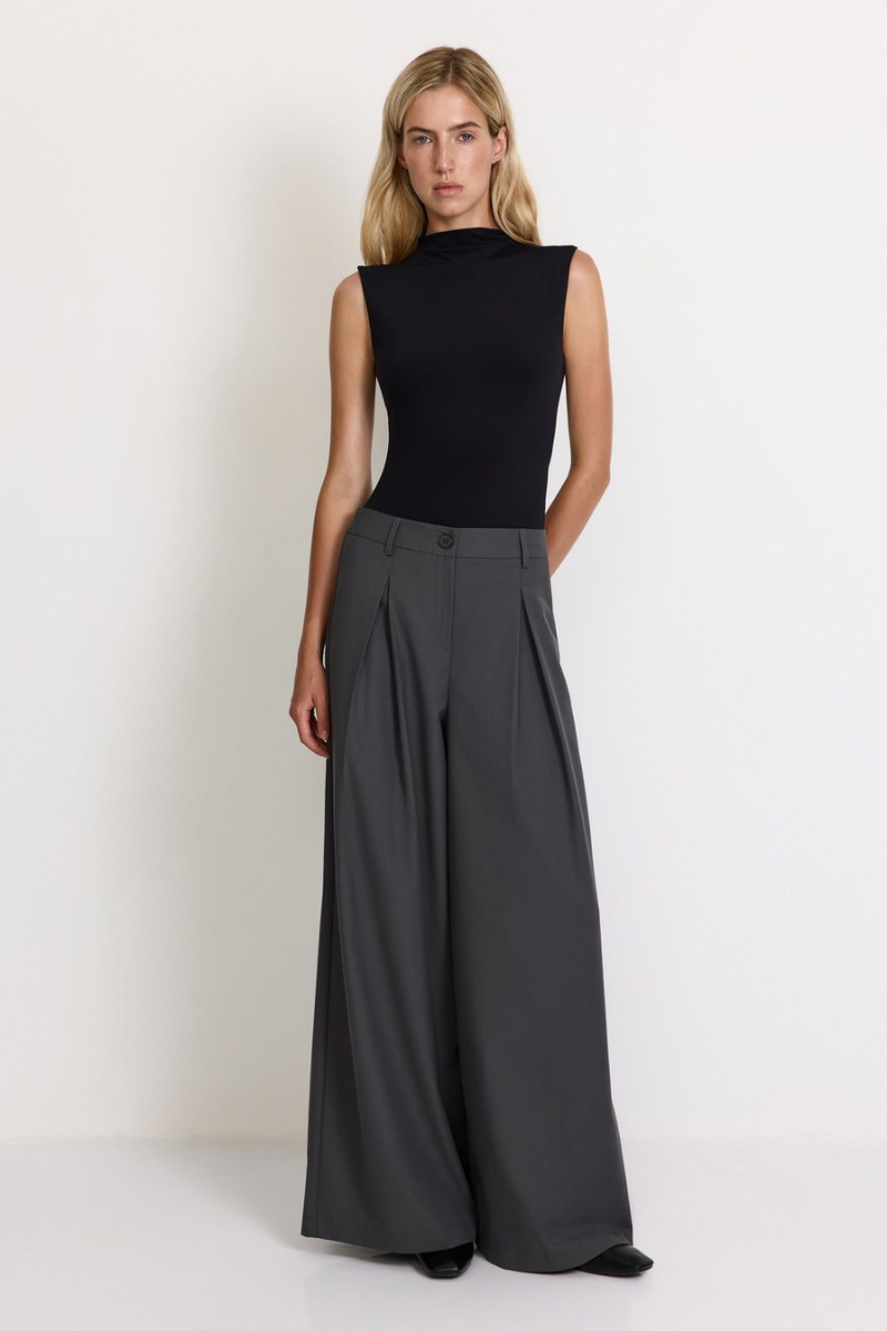 Брюки со складками TOPTOP, цвет: серый, TT.032.17763.800 купить онлайн