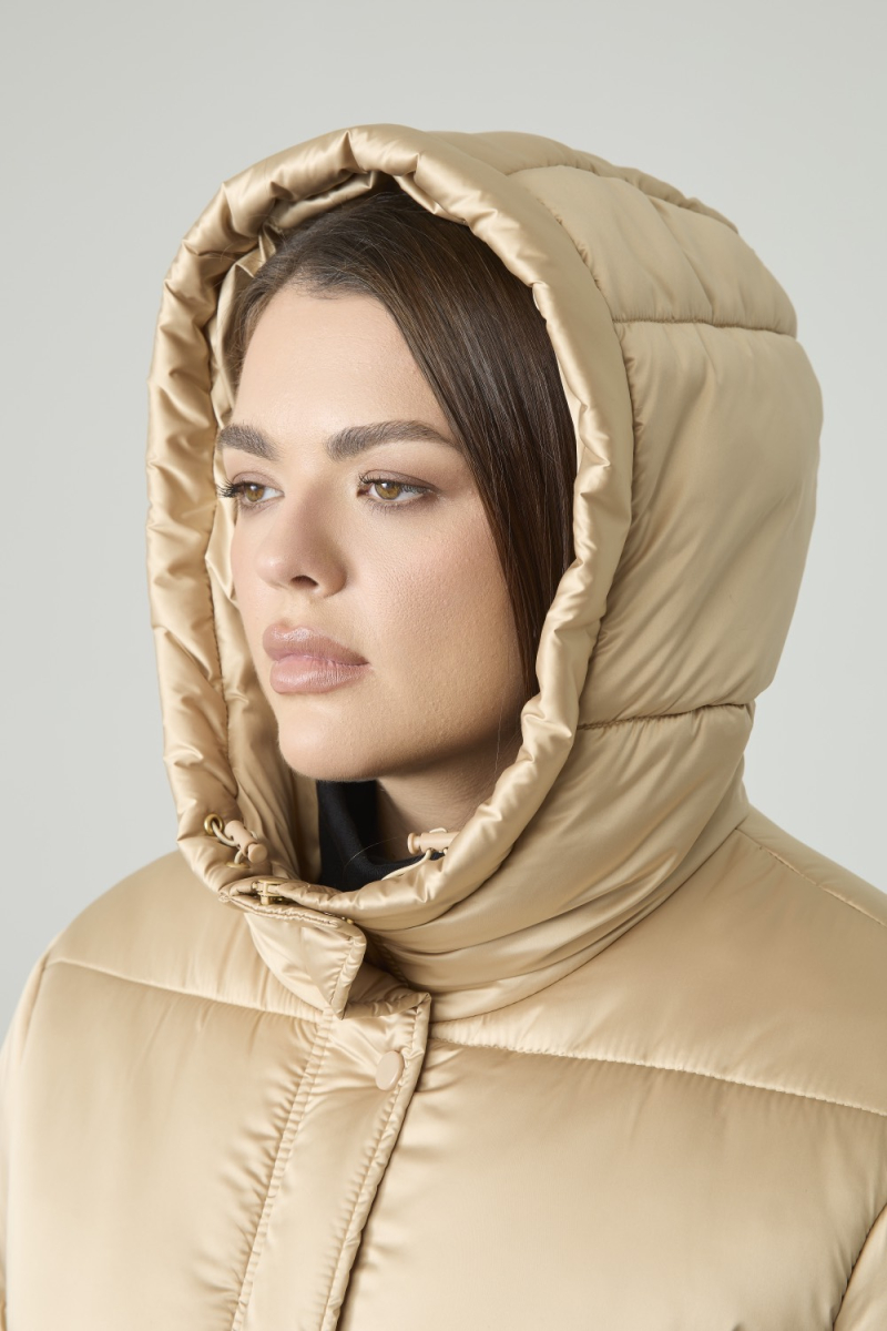 Пуховик длинный стеганый 4forms, цвет: золотой, 65513 купить онлайн