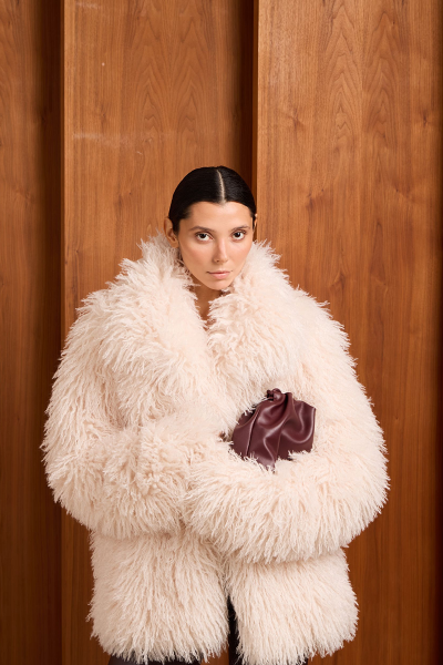 Шуба LAMA MIA AIM, цвет: молочный, MIA721 купить онлайн